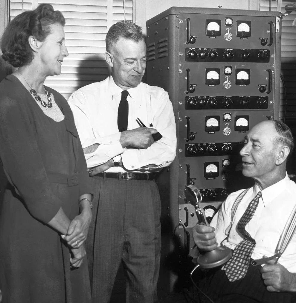 Ham radio operator Floyd McCoy (right) and his wife chatted with Dr. Charles Meistroff, a dentist in Richmond, 1960.