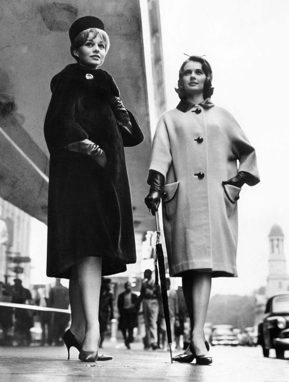 Models showed off new fall fashions available at Richmond department stores Thalhimers and Miller & Rhoads, 1962.
