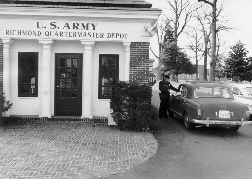 Part of Bellwood Depot most familiar to Richmonders is Petersburg Pike entrance, 1960.