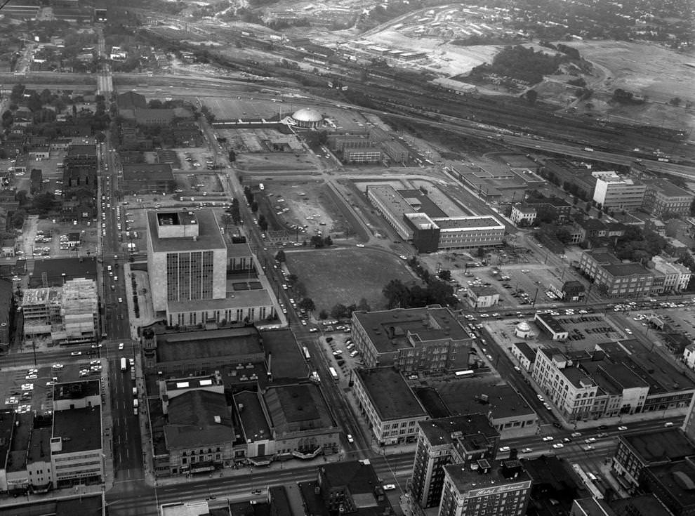 Aerial image shows the area between the Hotel Richmond and Interstate 95, 1963.