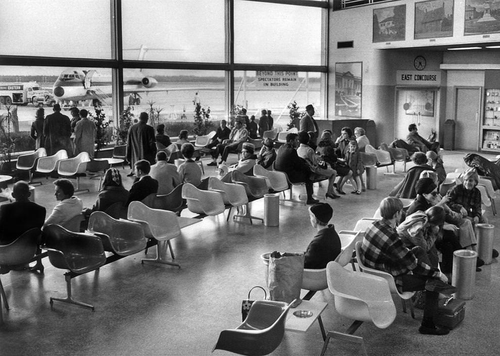 Passengers waited in the lobby at Byrd Field for outgoing flights, 1968.