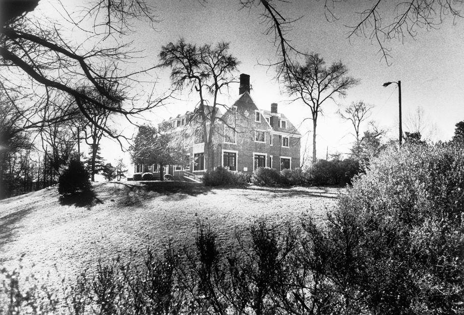 The old Memorial Guidance Clinic in Highland Park in Richmond, 1971.