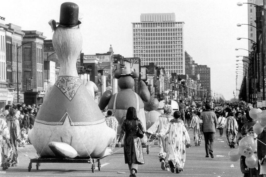 The Thalhimers Toy Parade made its way through Richmond’s streets – this view is along Broad Street at Belvidere Street, 1970.