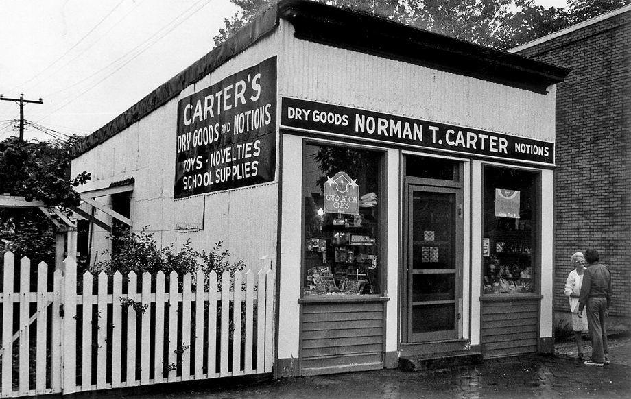 Carter’s Dry Goods and Notions store in Richmond’s Oregon Hill neighborhood, 1976.