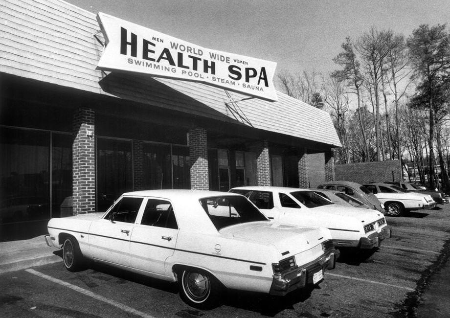 One of the three World Wide Health Spa locations in the Richmond area, 1976.