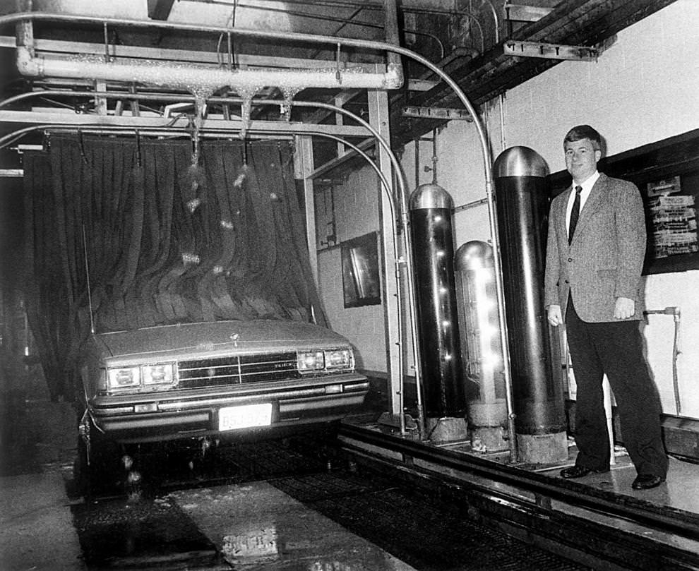 Tom Pivec, president of Master Clean Car Wash on Midlothian Turnpike in Richmond, showed off a new robotic washing system that used a 100 percent cotton cleaning curtain, 1987