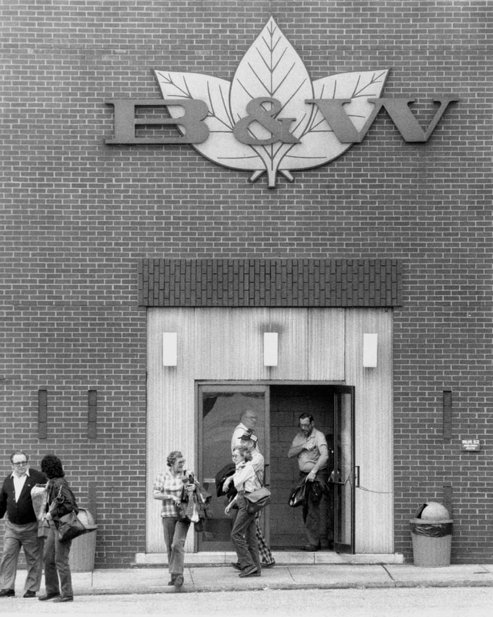 Brown & Williamson workers left the Petersburg plant after its last cigarette production shift, 1985