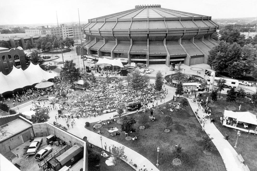 Festival Park in downtown Richmond hosted a country music concert featuring Exile and Juice Newton, among others, 1988