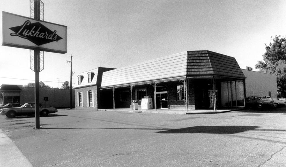 The Lukhard’s market on Libbie Avenue in Richmond, 1985.