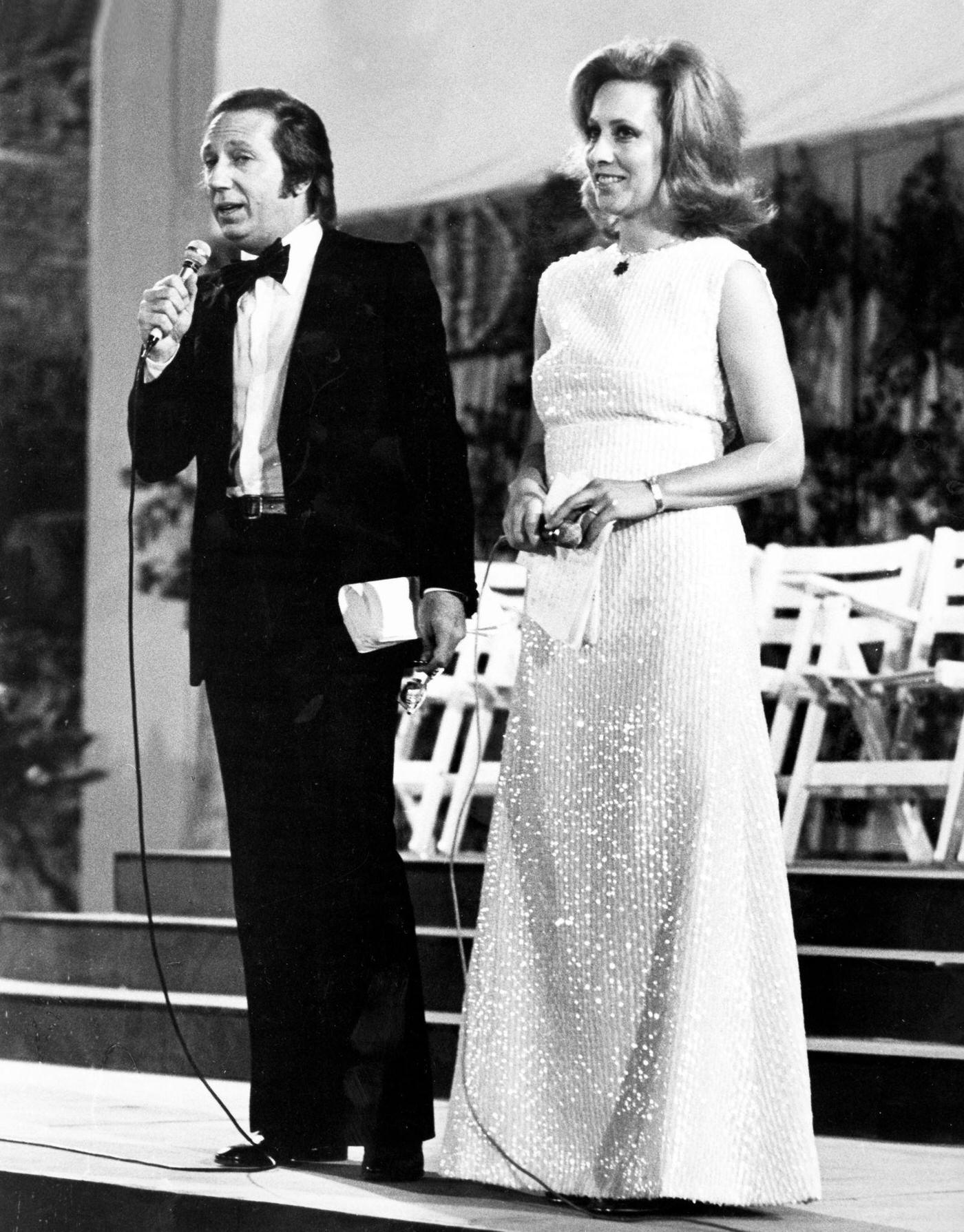 Mike Bongiorno and Rosanna Vaudetti leading the David di Donatello awards in Taormina, July 1972.