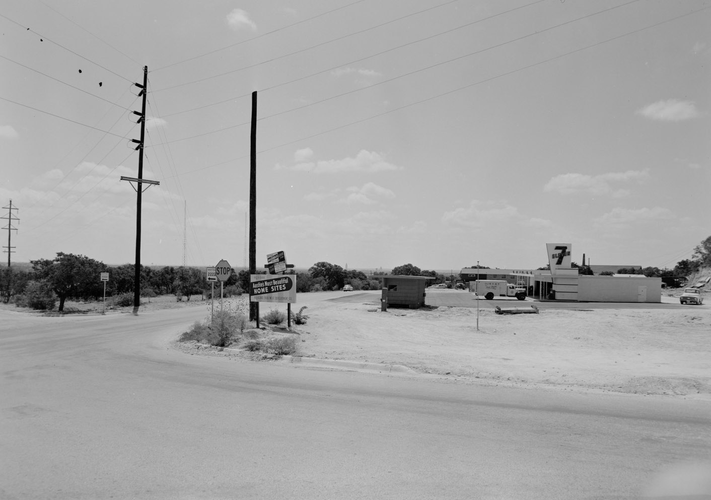 Ranch Road 2222 en Route to Home Sites, Features Early 7-Eleven, 1957
