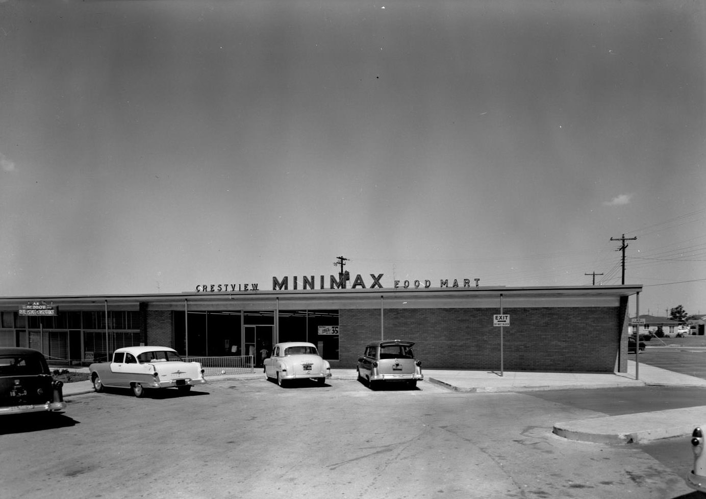 Crestview Minimax Food Mart and Parking Lot, 1956