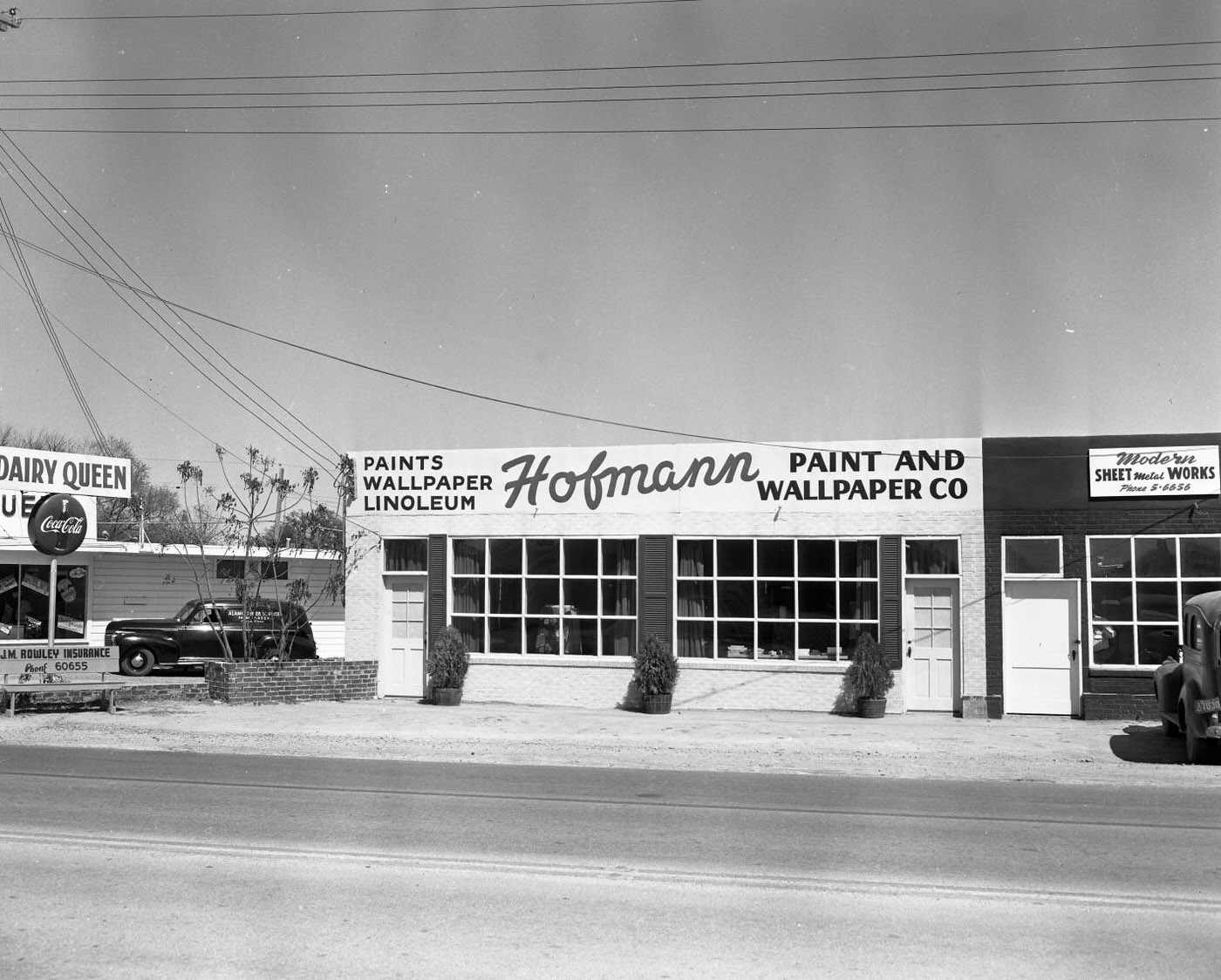 Hoffmann Paint & Wallpaper Co. at 5429 Burnet Rd, 1955.