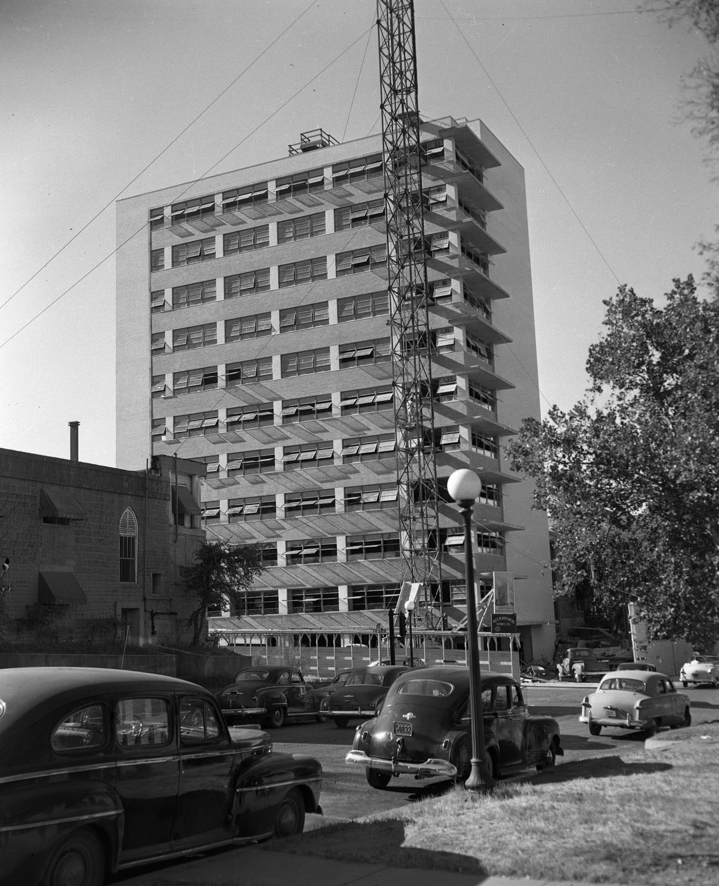 Building Under Construction at 900 Block of Brazos, 1951.