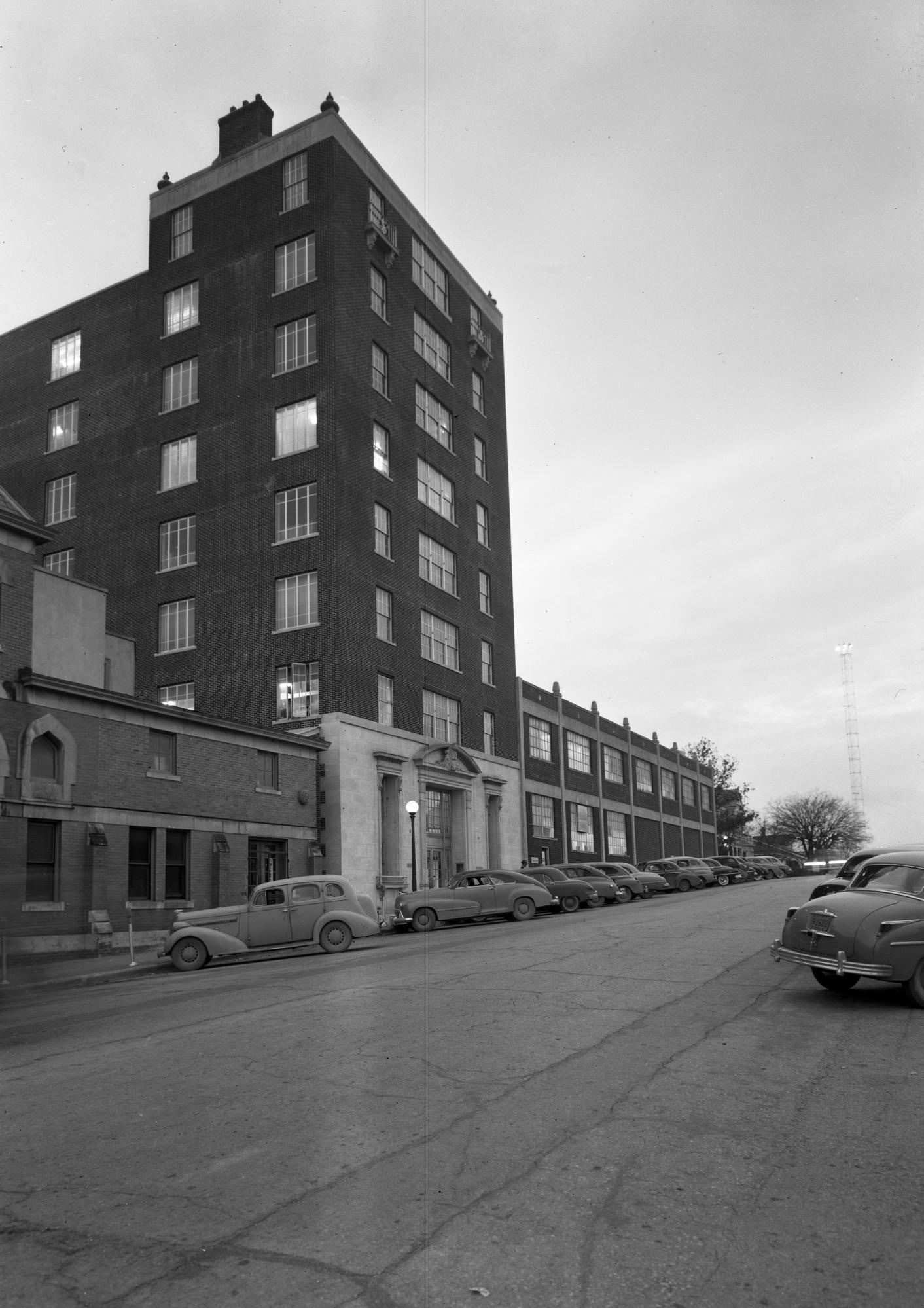 Exterior of The Steck Building at 205 W. 9th, 1950.