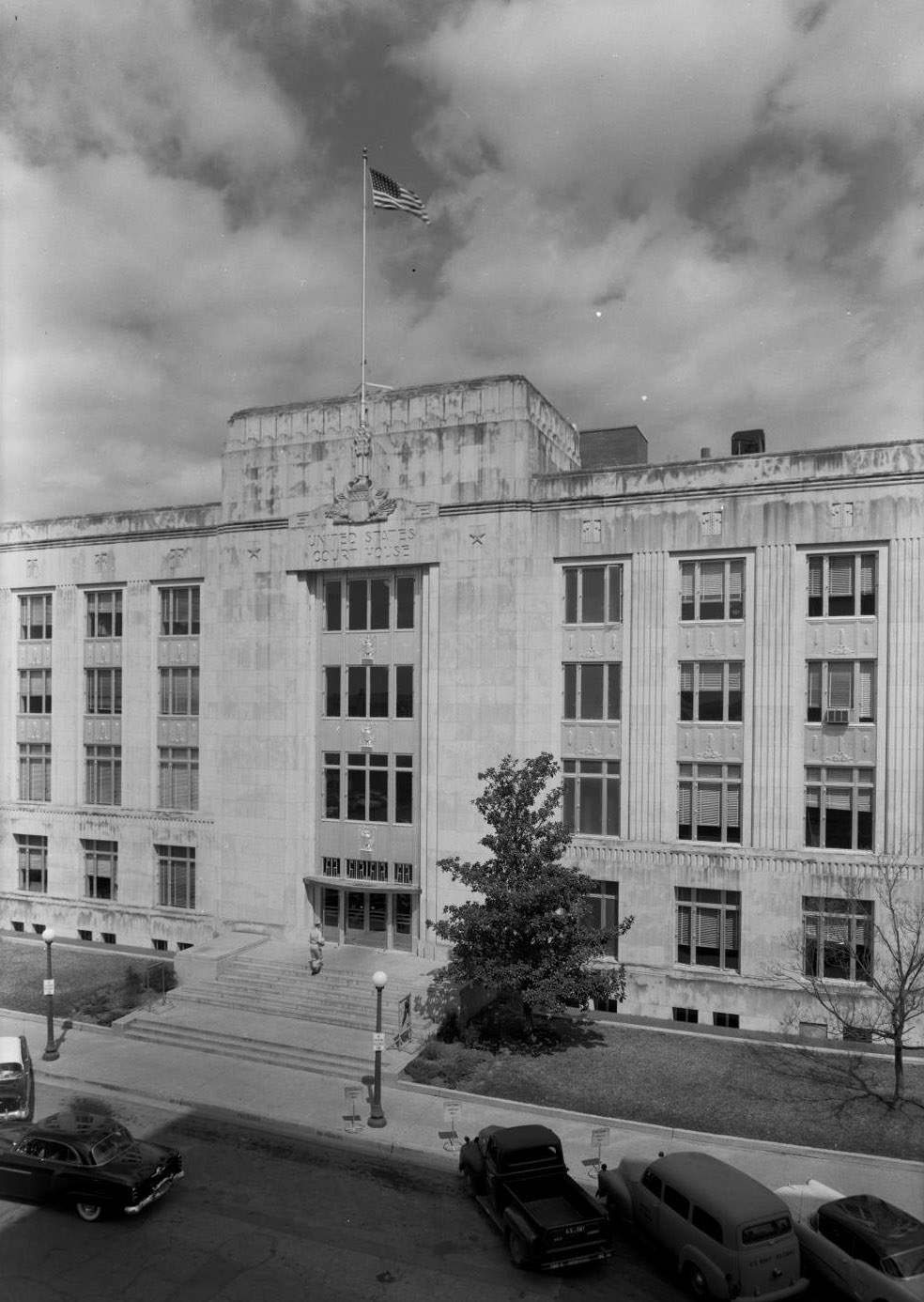 Exterior of United States Courthouse in Austin, 1955.