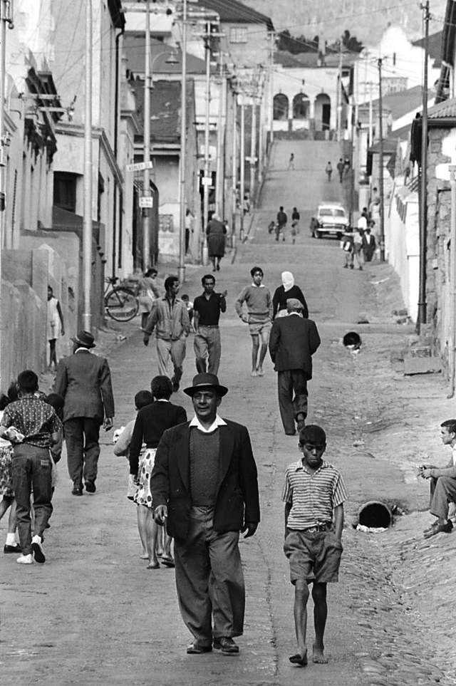 District Six in the 1970s: Breytenbach's Stunning Glimpses into Cape Town's Lost Neighborhood