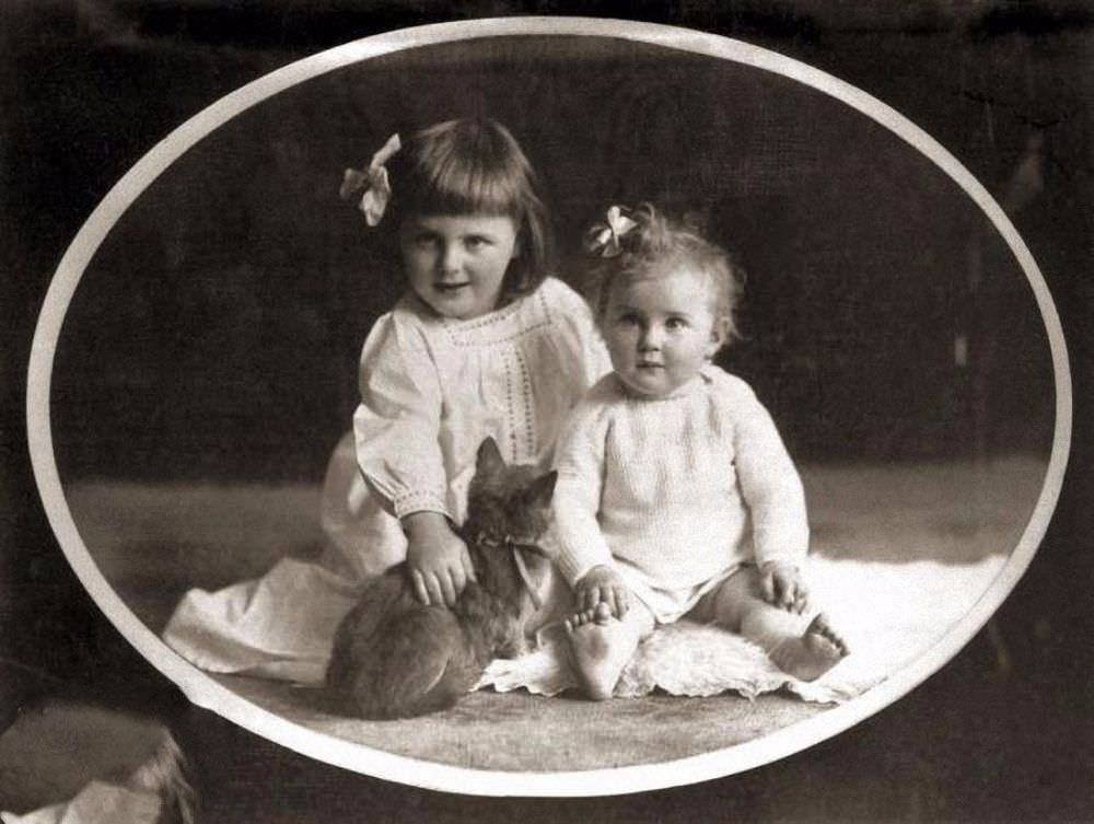 Eva and her sister Ilse in a childhood photo, 1913. In later life, Ilse worked for -- and had a relationship with -- a Jewish surgeon, Dr. Martin Levy Marx, until he emigrated to the United States in 1938.