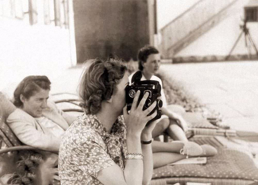 Braun filming with her 16mm camera in 1942. Occasionally, she shot with color film which, years later, proved invaluable to historians as it offered an inside view of Hitler and his entourage.