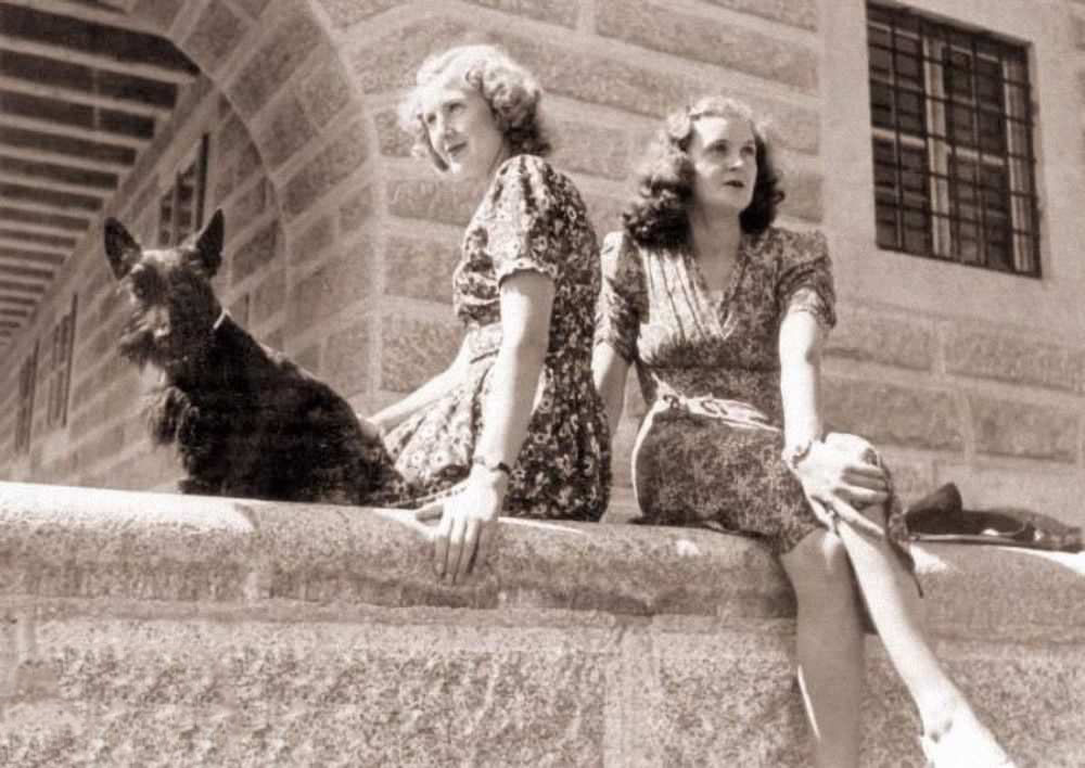 Eva Braun (left) and her younger sister Margarethe "Gretl" Braun in 1943.