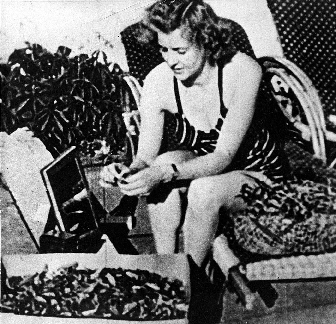 Eva Braun, 1945