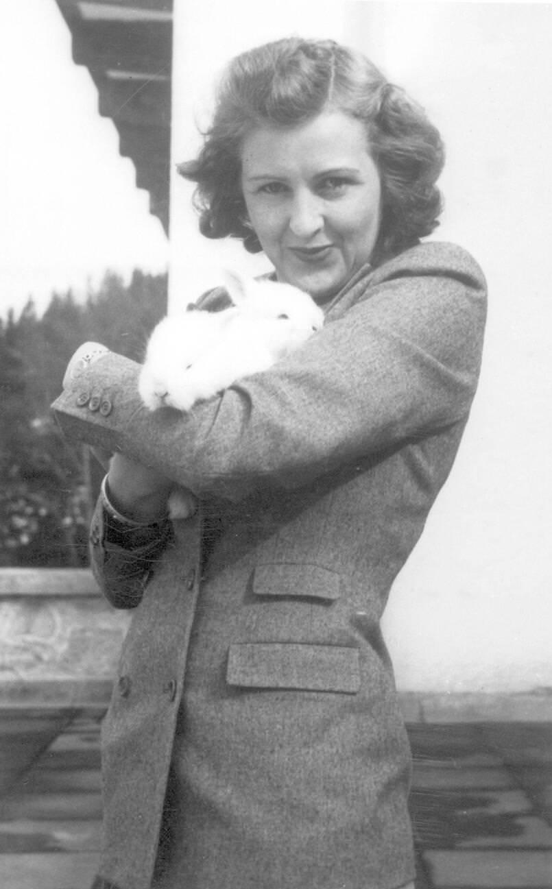 Eva Braun, 1940s