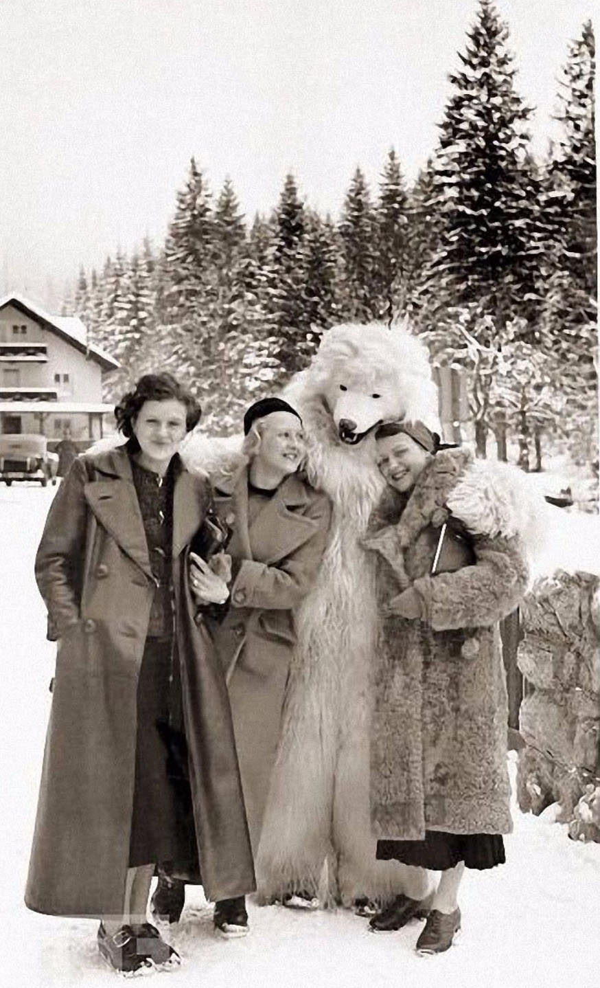 Eva Braun and friends in the Bavarian Alps, Germany, 1935.