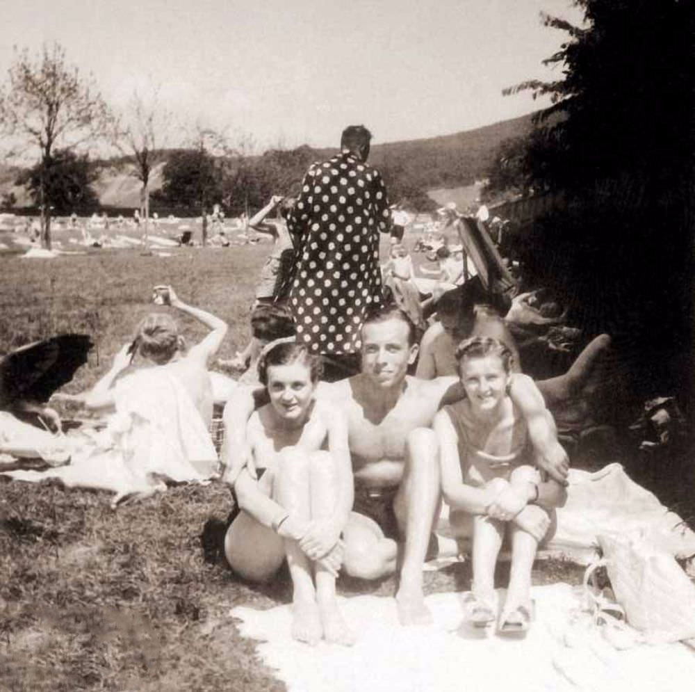 Eva Braun (left) and friends on vacation in Bad Godesberg, Germany, 1937.