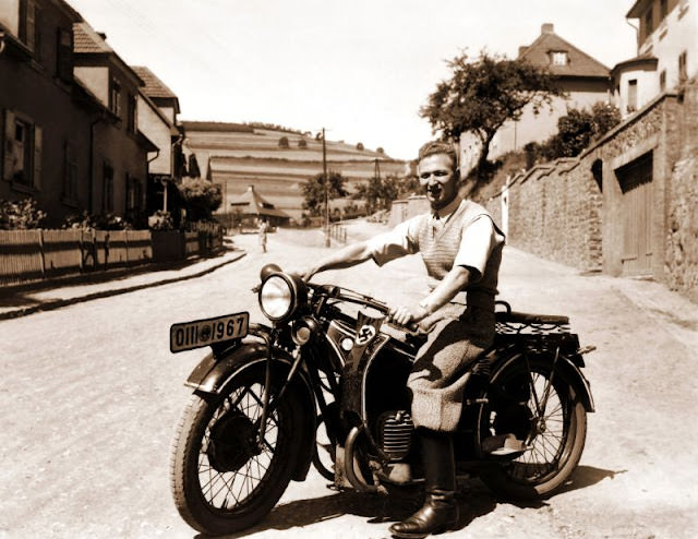 Everyday Life in Germany During World War II through Fascinating Vintage Photos