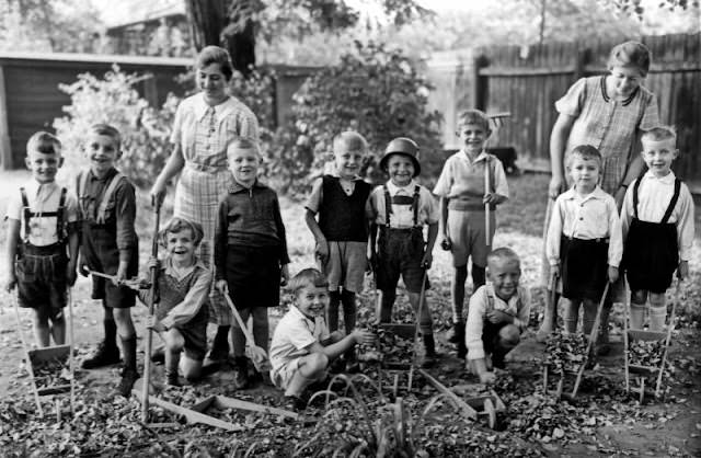 Everyday Life in Germany During World War II through Fascinating Vintage Photos