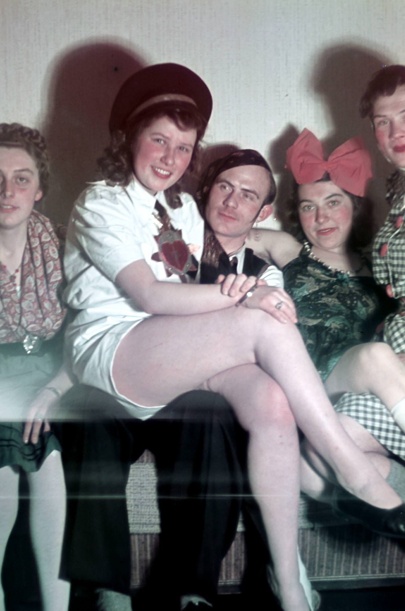 Germany: Sport in the Third Reich - Foil fencing training of members of the 'League of German Girls', 1940.