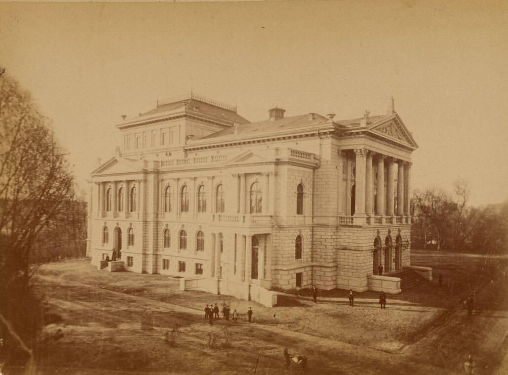 Unidentified mansion at Oldenburg, Georg Kahlmeyer, 1880s.