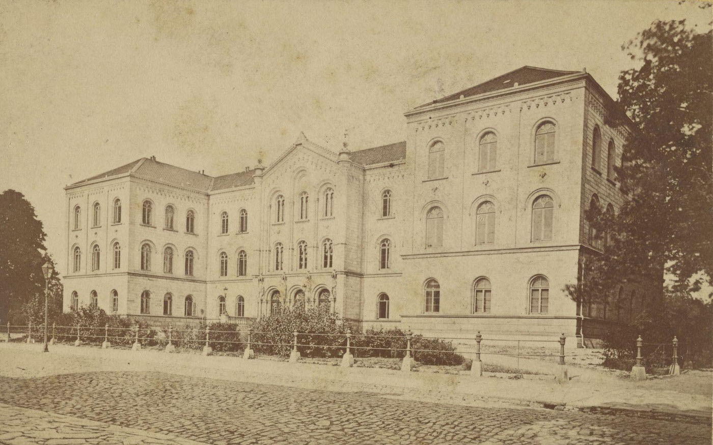 Villa in Gottingen by H. Hoyer, 1880.