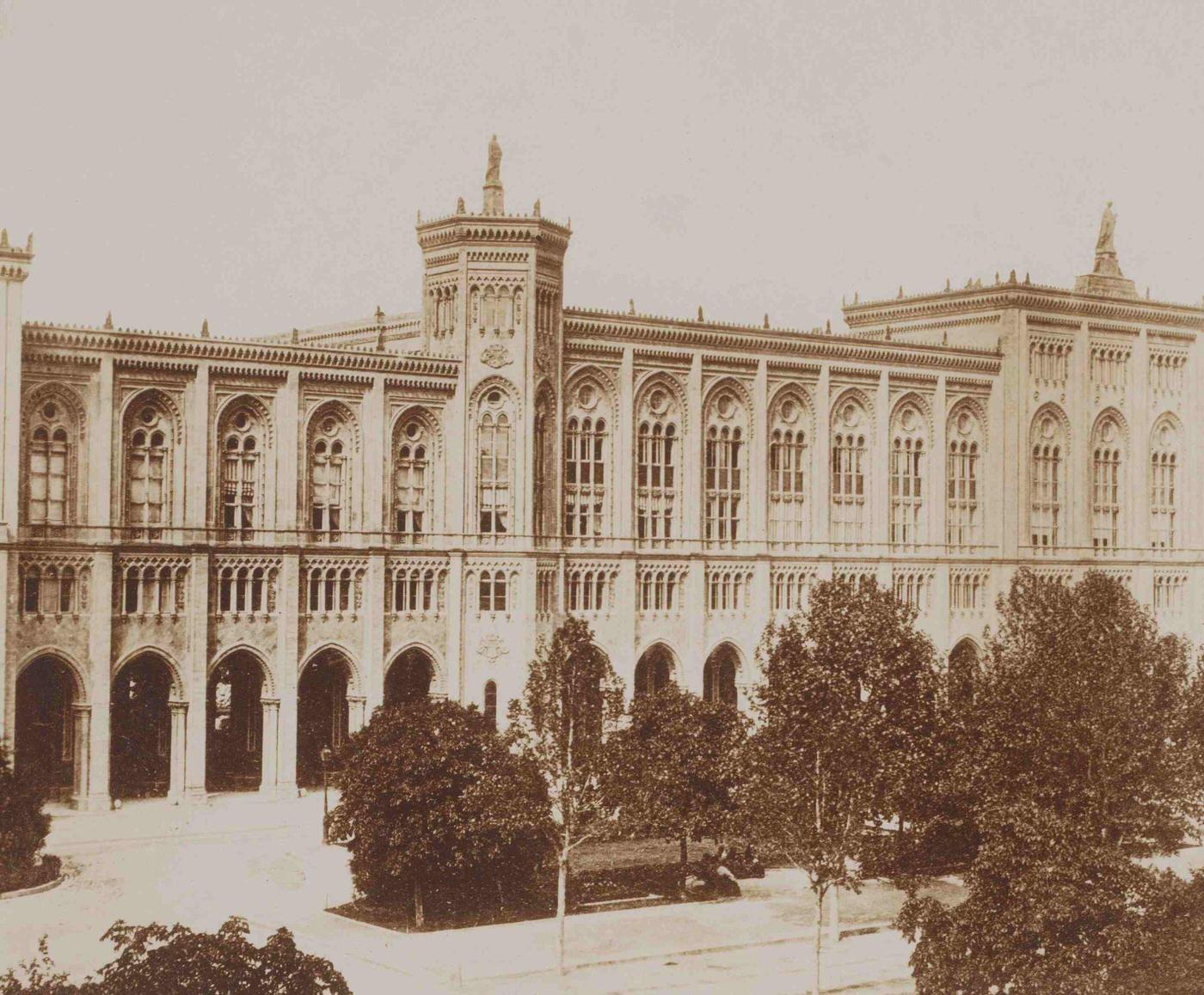 Konigliche Regierung, Munich, 1880