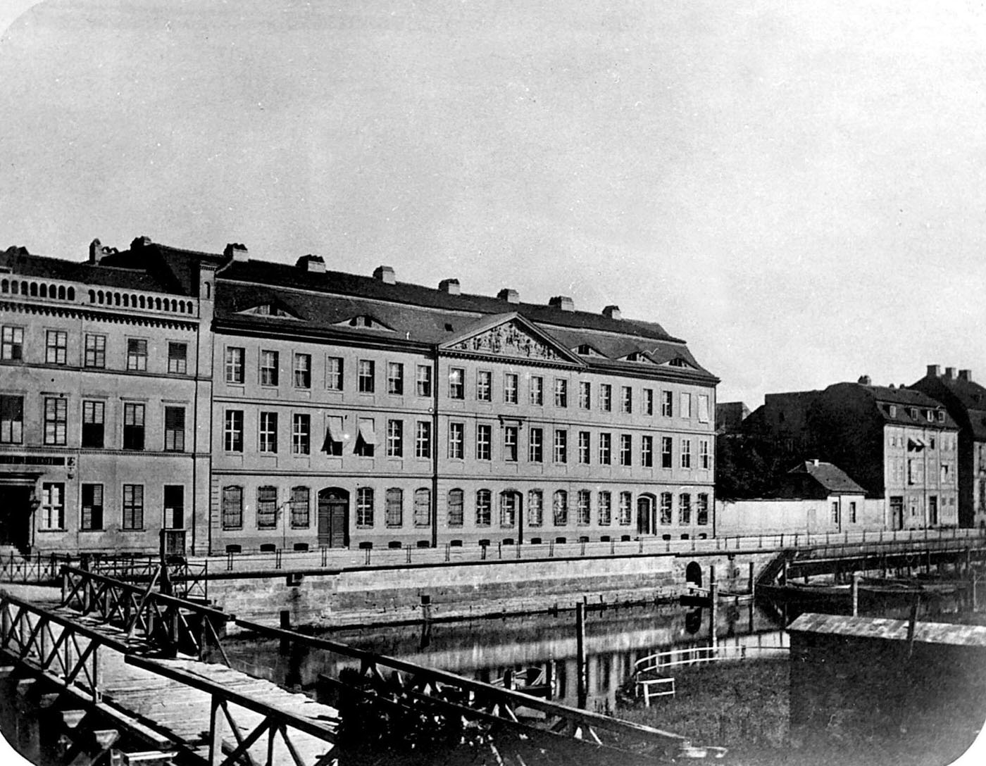 Berlin: Waisenbrücke with Friedrichs-Hospital, 1888.