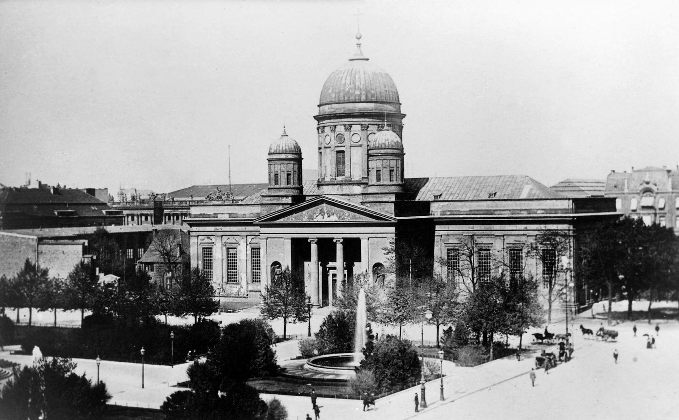 Lustgarten and Old Dom, Berlin, 1890.