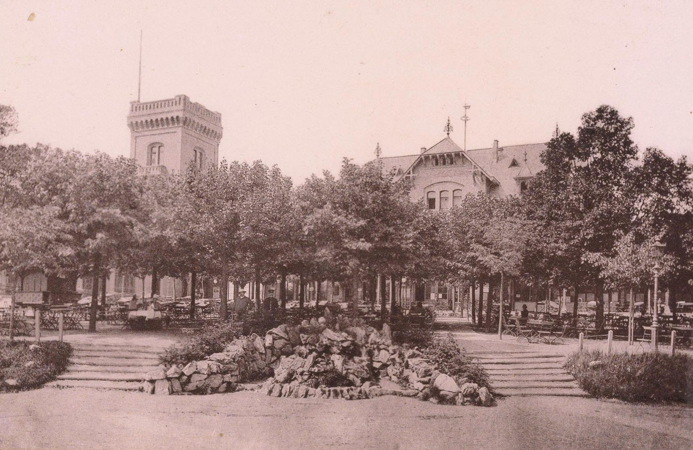 View of a restaurant on the Neroberg in Wiesbaden, 1890.