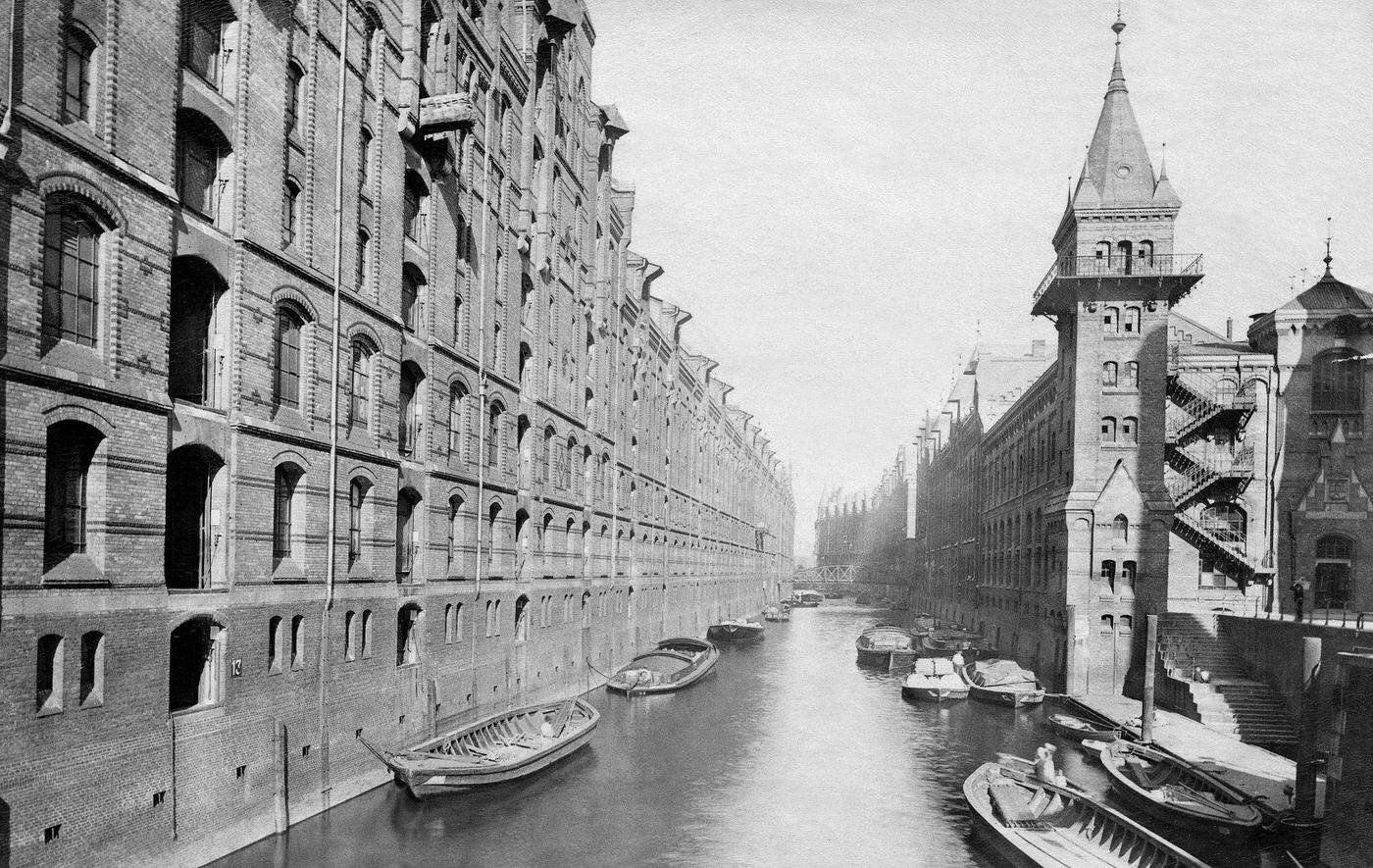 Historical Hamburg: Lagerhäuser am Brooksfleet, Germany, 1902.