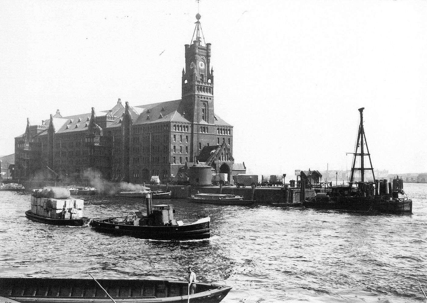 Kaiserspeicher at Kaiserhoeft in Hamburg Altstadt, Germany, around 1900.