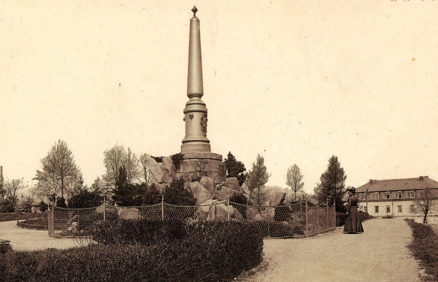 Monuments and memorials to Otto von Bismarck in Saxony, Meissen, Bismarksaule, Germany, 1901.