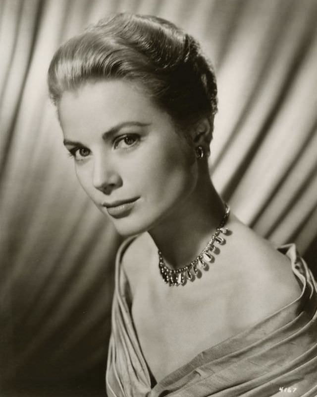 Capturing an Icon: Virgil Apger's 1950s Portraits of Grace Kelly