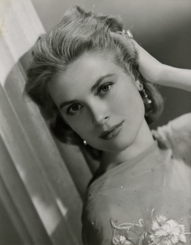 Capturing an Icon: Virgil Apger's 1950s Portraits of Grace Kelly