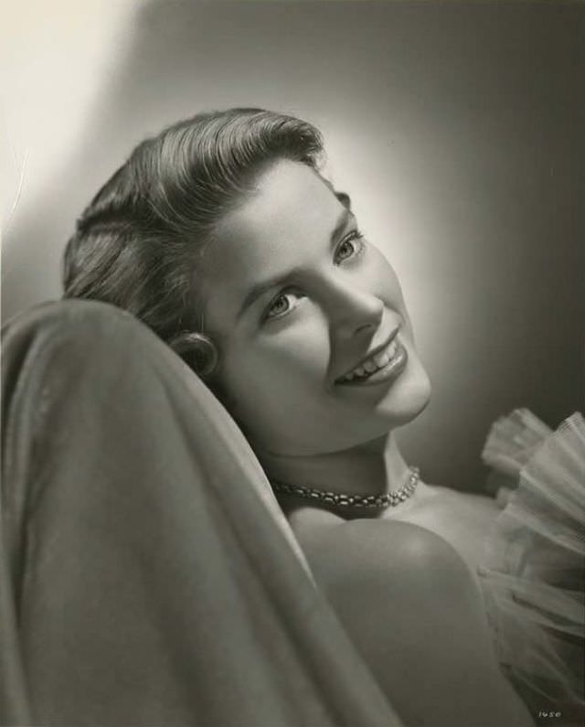 Capturing an Icon: Virgil Apger's 1950s Portraits of Grace Kelly