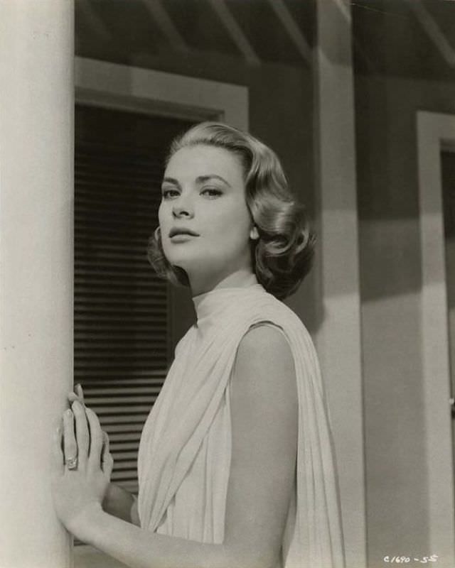 Capturing an Icon: Virgil Apger's 1950s Portraits of Grace Kelly