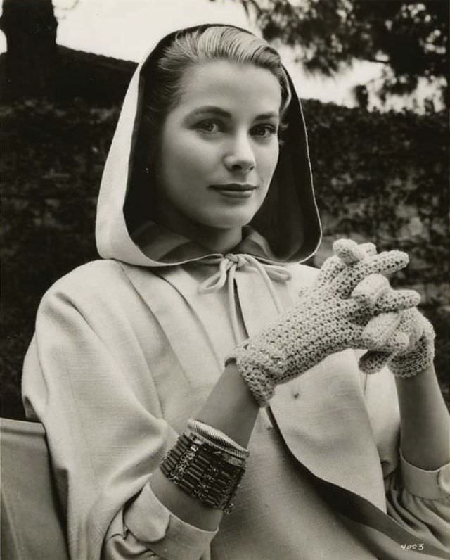 Capturing an Icon: Virgil Apger's 1950s Portraits of Grace Kelly
