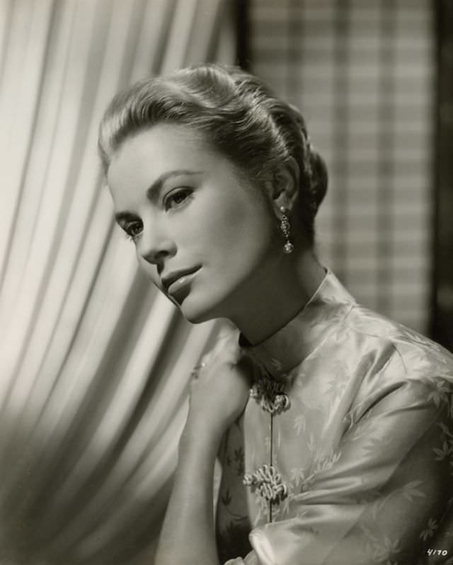 Capturing an Icon: Virgil Apger's 1950s Portraits of Grace Kelly