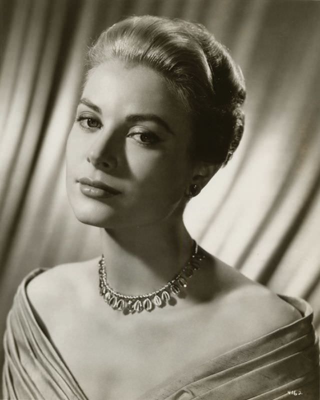 Capturing an Icon: Virgil Apger's 1950s Portraits of Grace Kelly