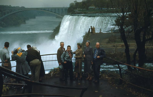 Family at Niagara Falls, 1951