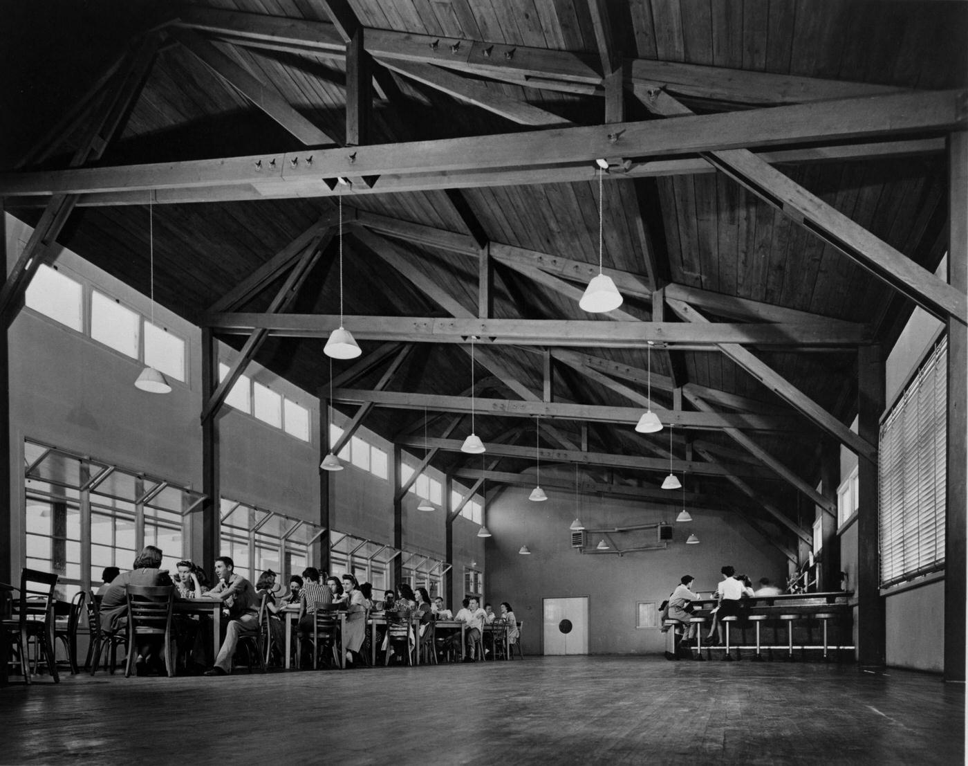 Cafeteria in Oak Ridge School, Tennessee, 1944.