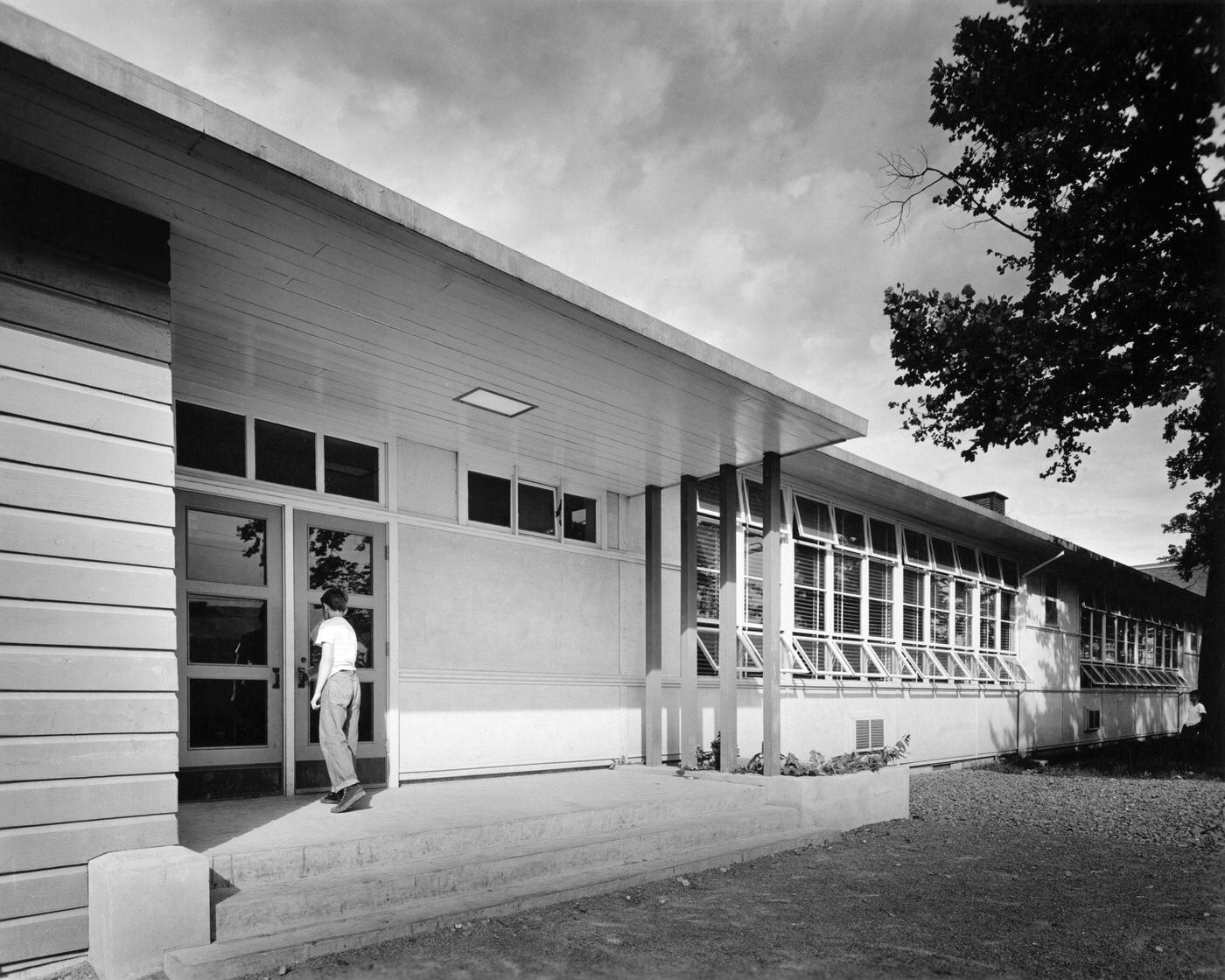 Grade School in Oak Ridge, Tennessee, 1944.